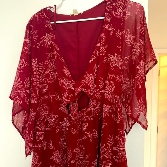 Beautiful dress - Picture 3 of 5